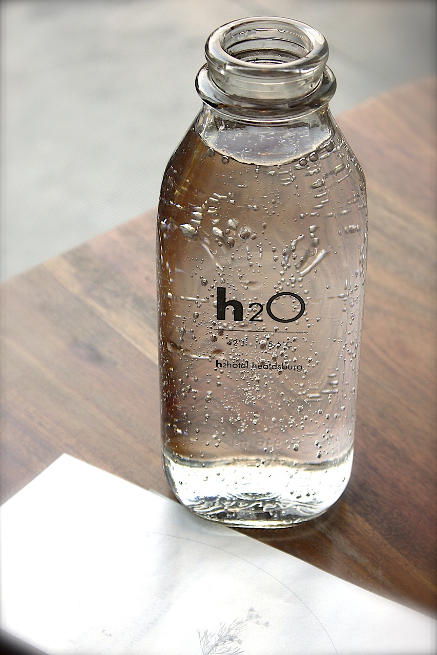 bottle, glass, water-1838772.jpg